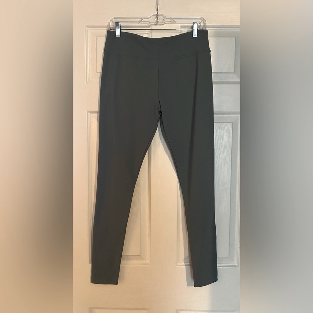 EUC Danskin Women’s High Waisted Green Leggings Size Large